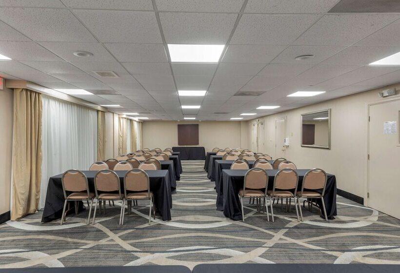 Best Western Plus Russellville Hotel & Suites