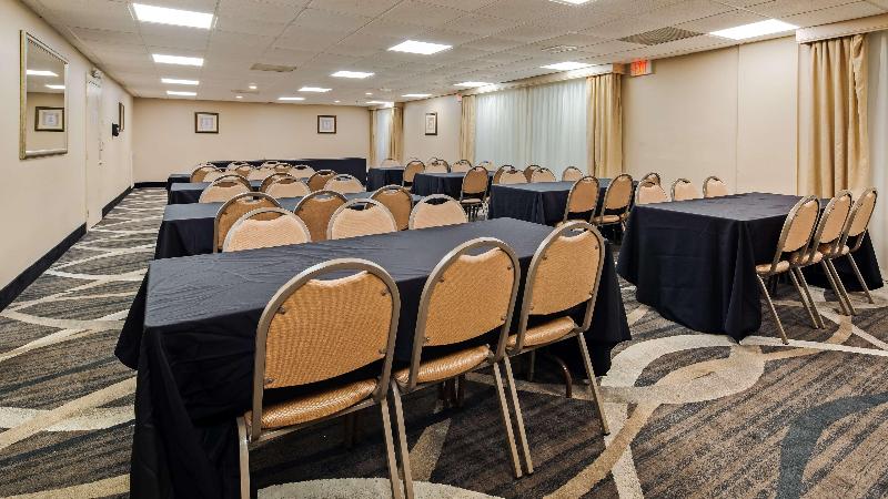 Best Western Plus Russellville Hotel & Suites