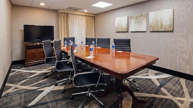 Best Western Plus Russellville Hotel & Suites