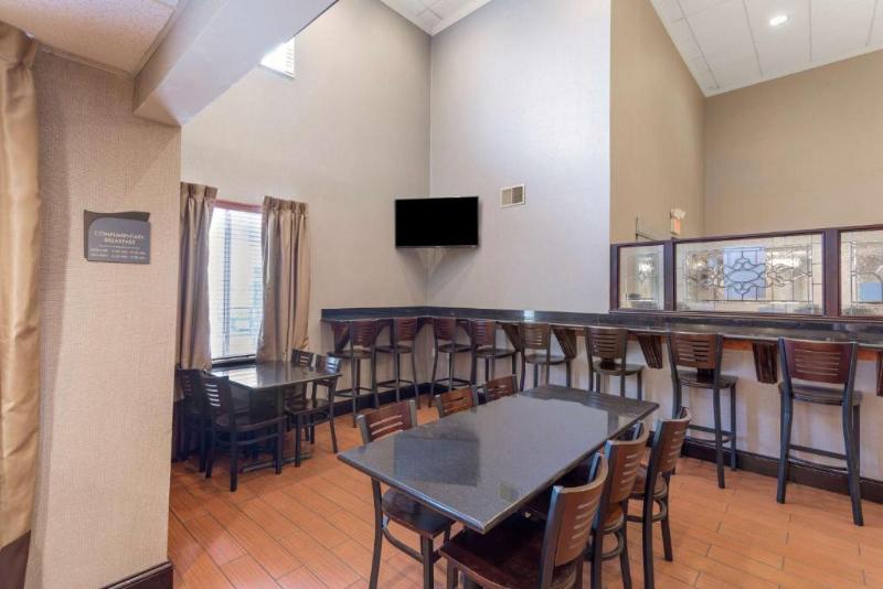 Best Western Plus Russellville Hotel & Suites