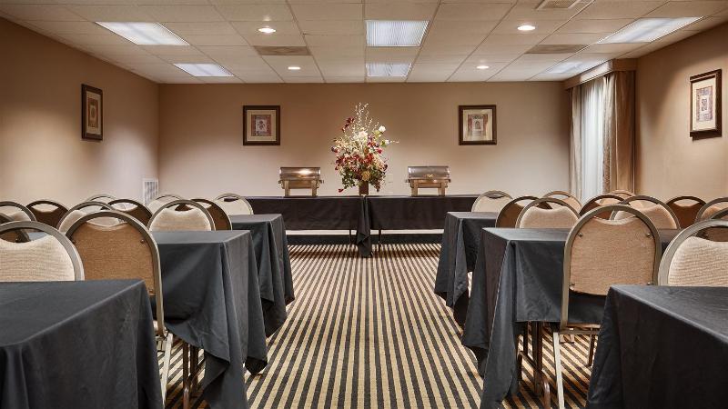 Best Western Plus Russellville Hotel & Suites