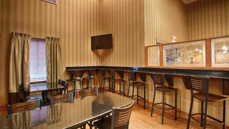 Best Western Plus Russellville Hotel & Suites