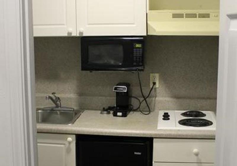 فندق Budgetel Inn & Suites