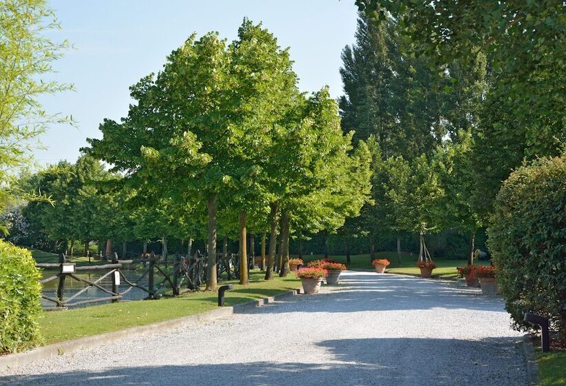 Отель Calamidoro