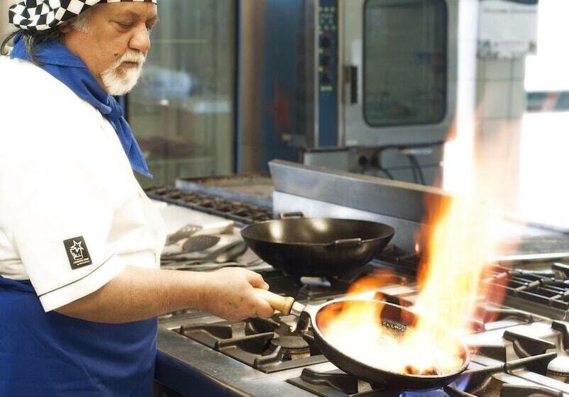 Castagna Palace Hotel & Restaurant