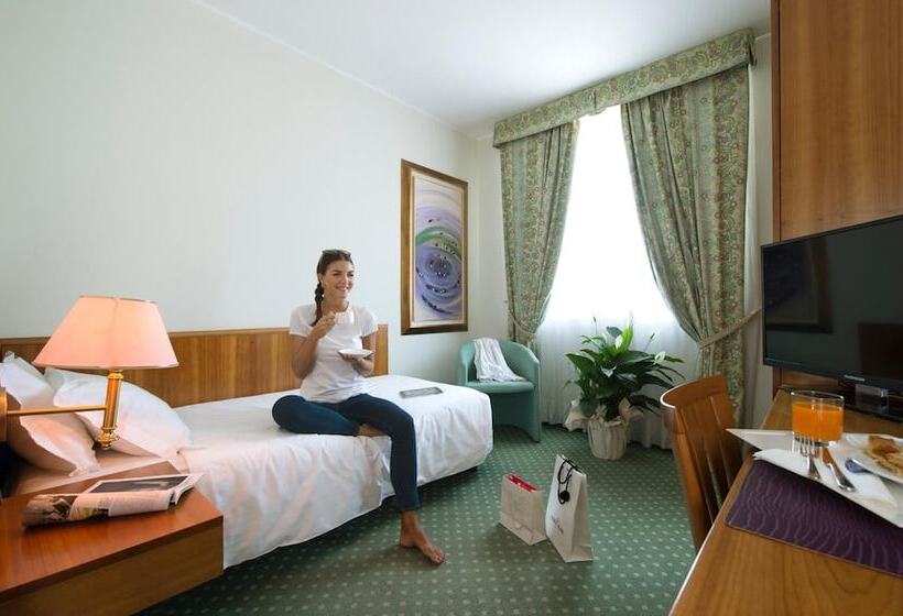 Castagna Palace Hotel & Restaurant