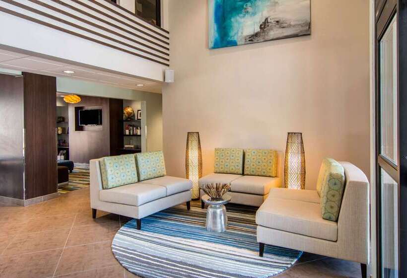 فندق Clarion Inn & Suites Atlanta Downtown