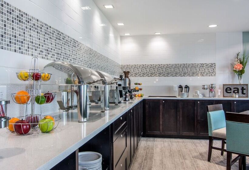 هتل Clarion Inn & Suites Atlanta Downtown