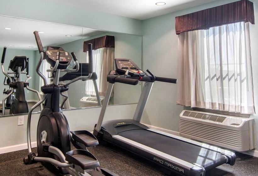 فندق Clarion Inn & Suites Atlanta Downtown