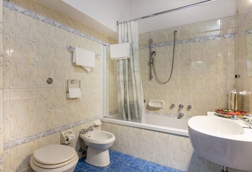 هتل Collodi  Firenze