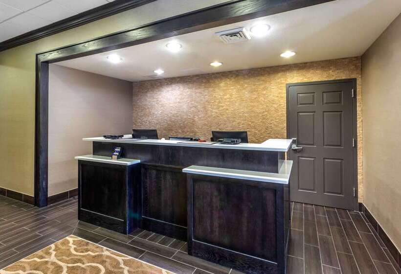 فندق Comfort Inn & Suites Logan Near University