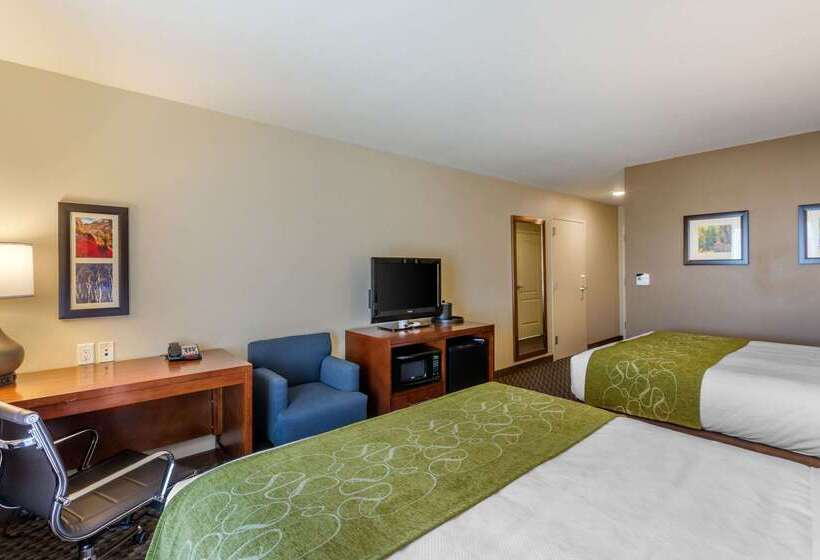 فندق Comfort Inn & Suites Logan Near University