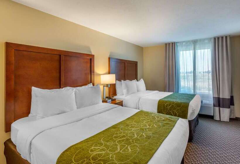 فندق Comfort Inn & Suites Logan Near University