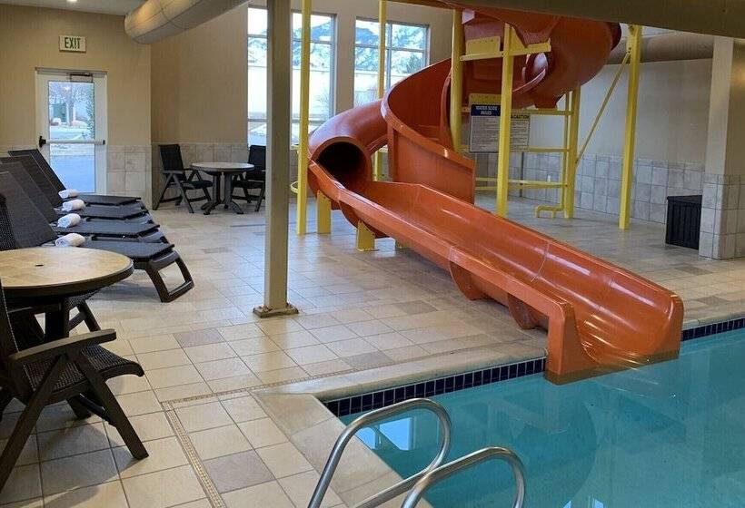 فندق Comfort Inn & Suites Logan Near University