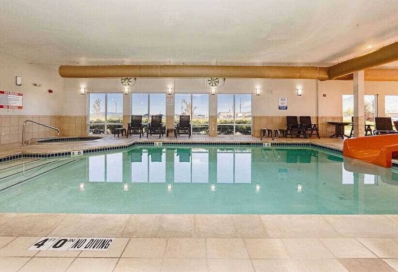 فندق Comfort Inn & Suites Logan Near University