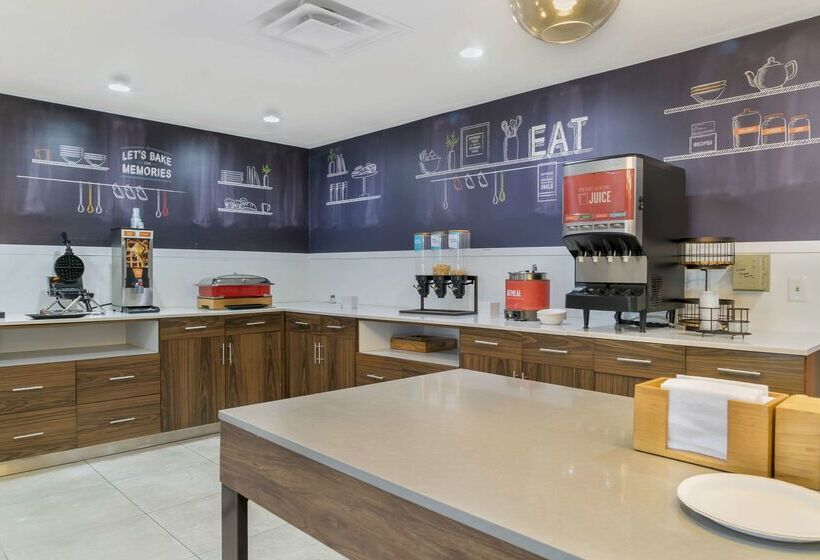 ホテル Comfort Inn & Suites