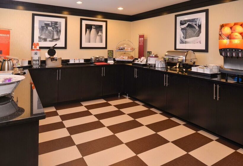 ホテル Comfort Inn & Suites