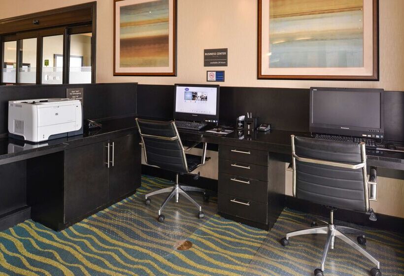 ホテル Comfort Inn & Suites