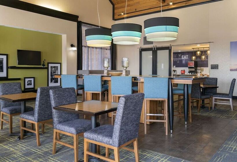 ホテル Comfort Inn & Suites