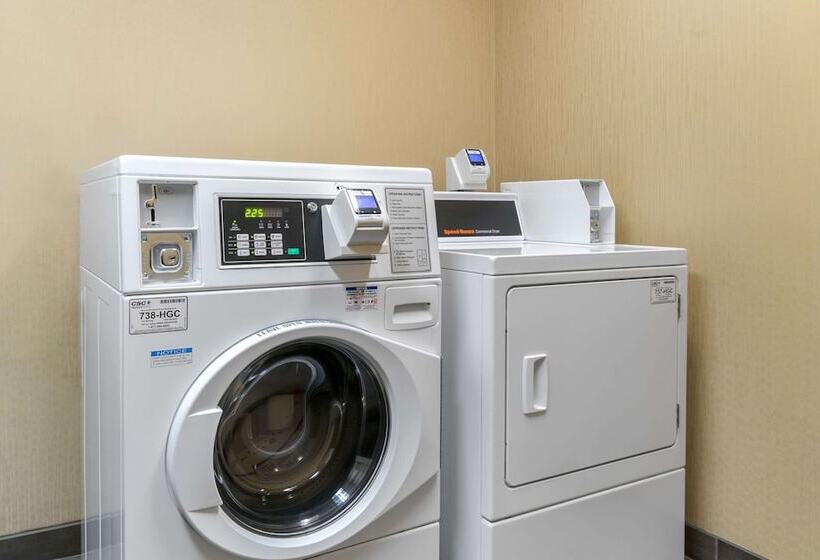 ホテル Comfort Inn & Suites