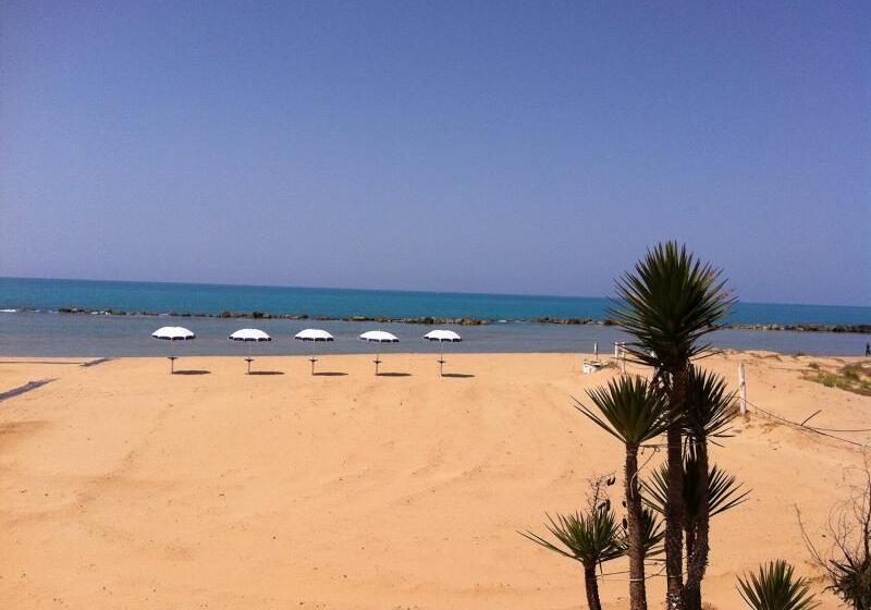 Отель Costazzurra Museum & Spa