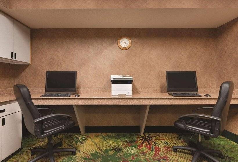 هتل Country Inn & Suites By Radisson, Portland, Tx