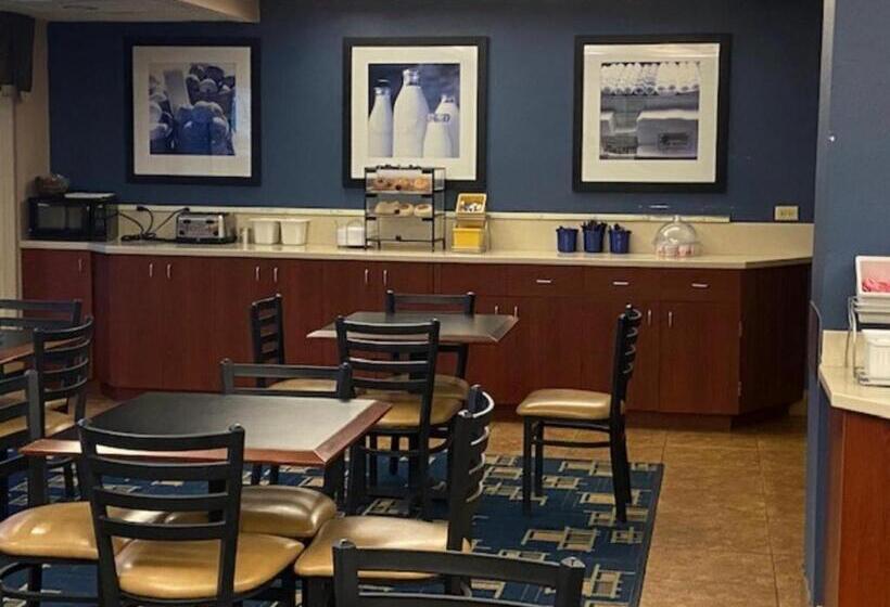 ホテル Days Inn By Wyndham Fargo