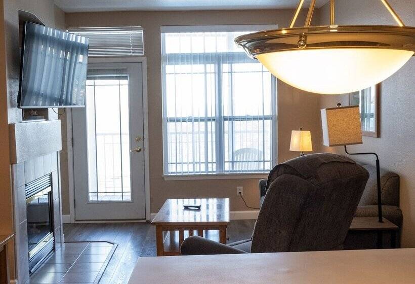 فندق Delavan Lake Resort