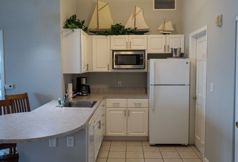 فندق Delavan Lake Resort