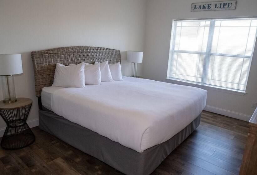 فندق Delavan Lake Resort