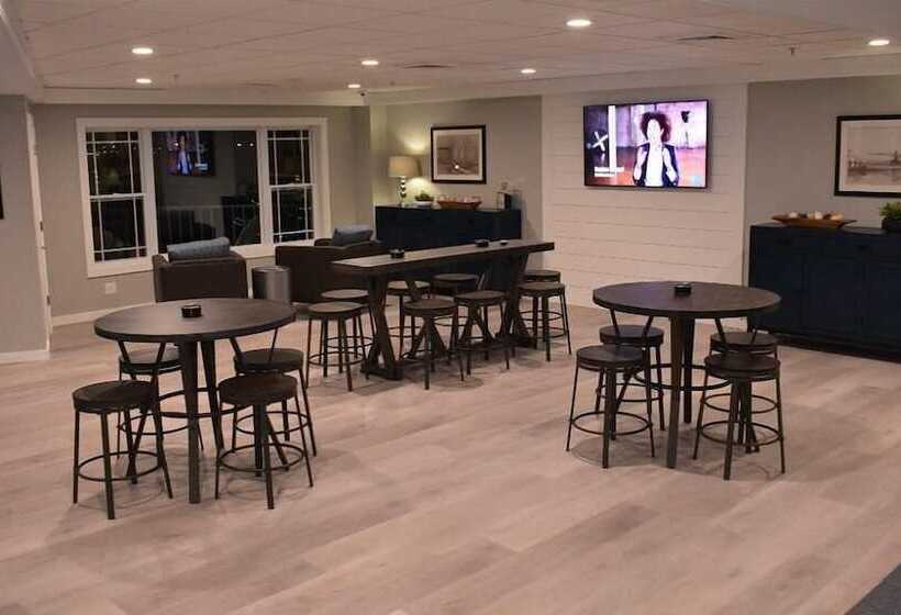 فندق Delavan Lake Resort