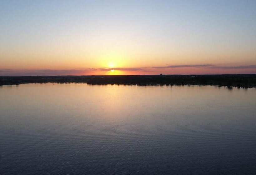 فندق Delavan Lake Resort