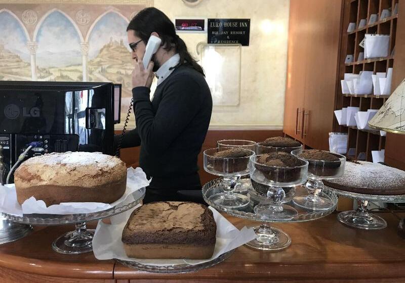 호텔 Euro House Inn Airport