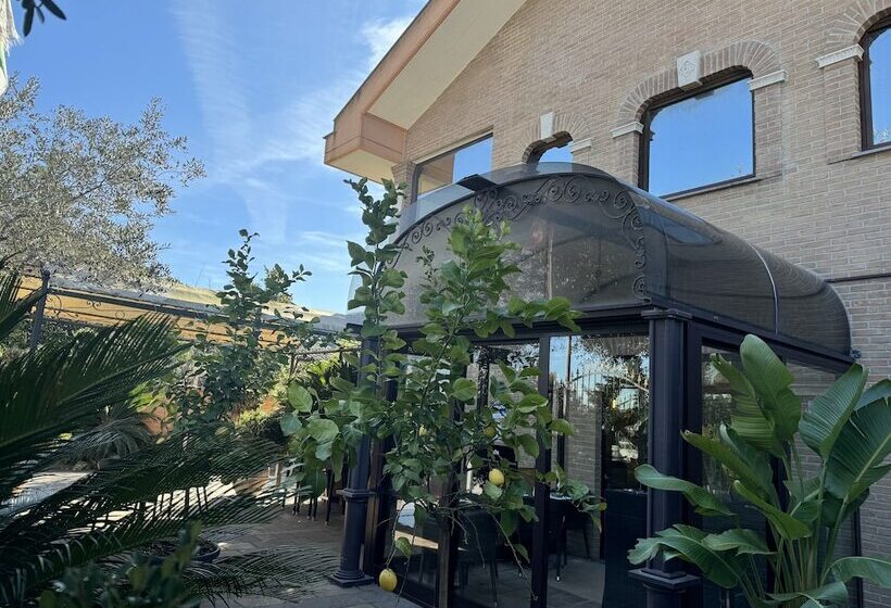 호텔 Euro House Inn Airport