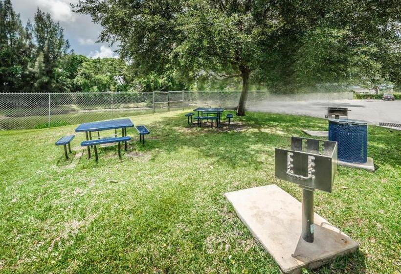 فندق Tampa Bay Extended Stay