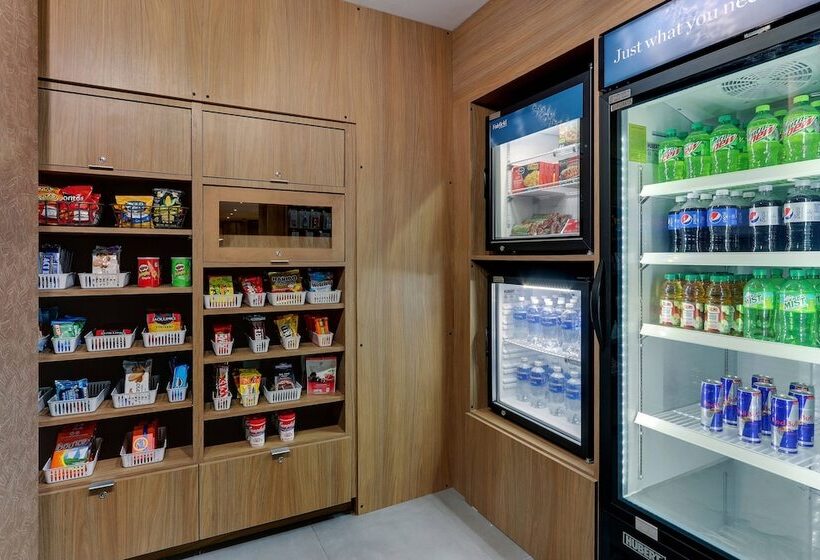 Отель Fairfield Inn & Suites Southport