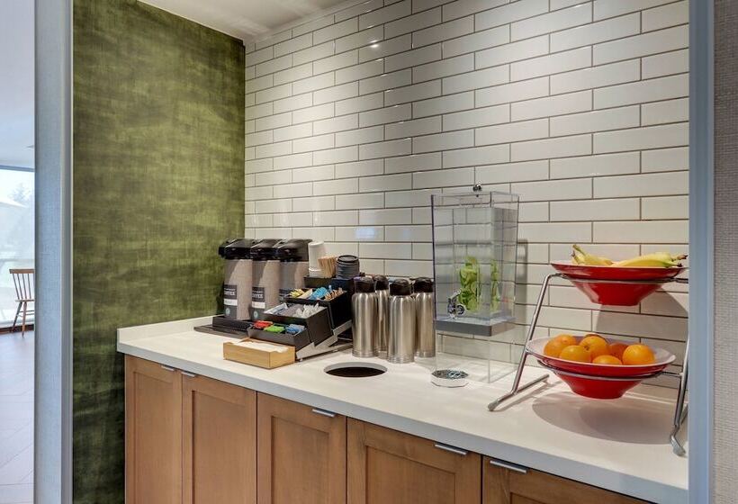 Отель Fairfield Inn & Suites Southport