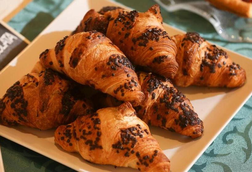 فندق Felix