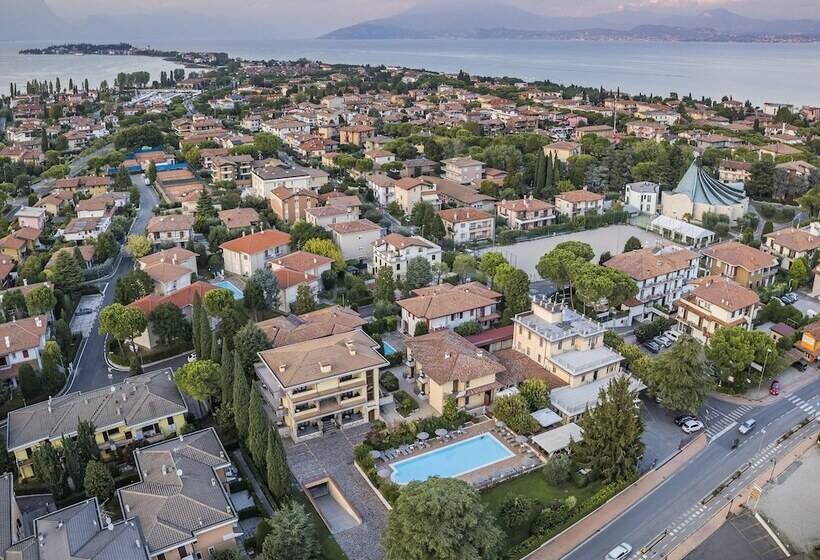 Отель Gardenia Sirmione