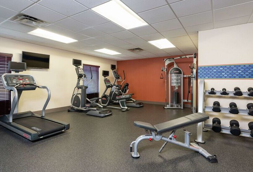 호텔 Hampton Inn Akronsouth