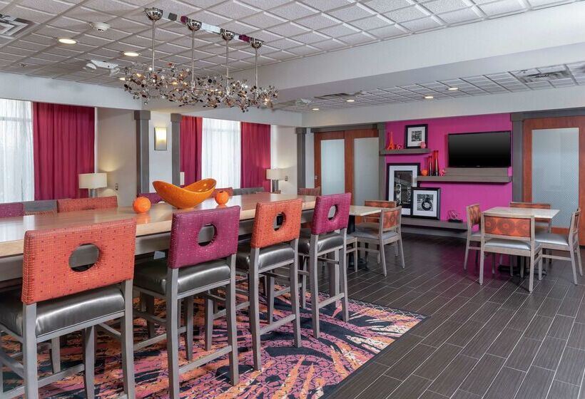 호텔 Hampton Inn Akronsouth