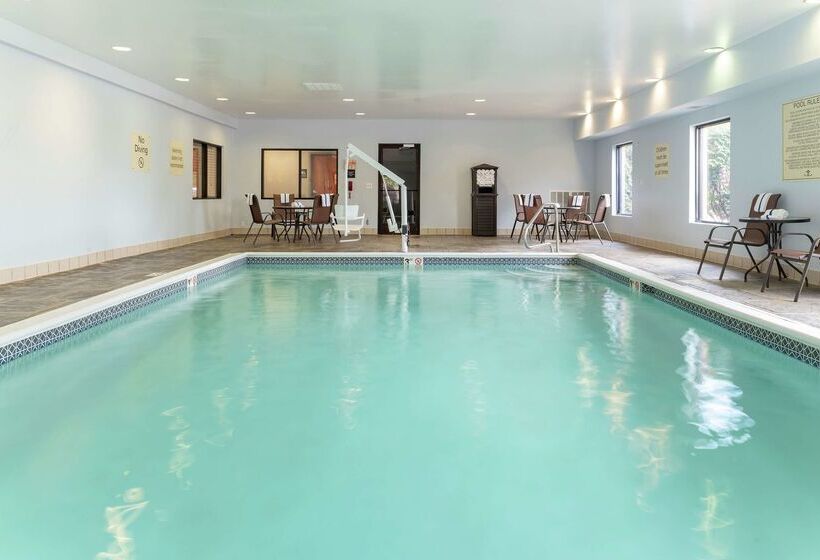 호텔 Hampton Inn Akronsouth