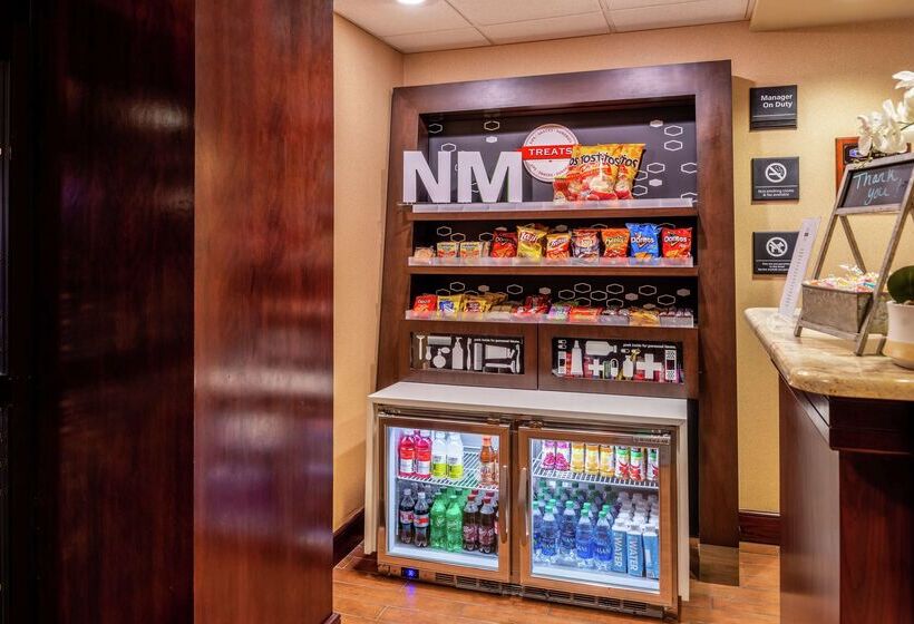 Отель Hampton Inn Albuquerqueuniversity/midtown