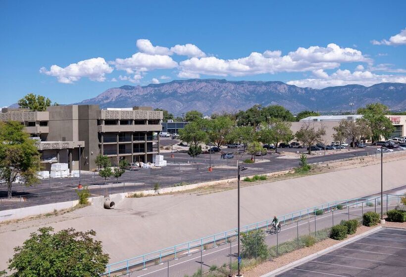 Отель Hampton Inn Albuquerqueuniversity/midtown