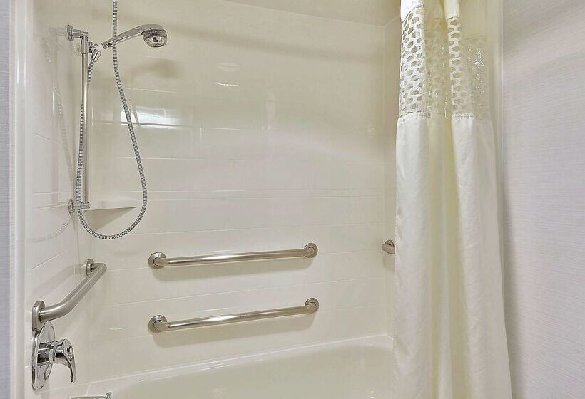هتل Hampton Inn Alexandriaold Town/king St. Metro