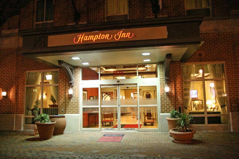 هتل Hampton Inn Alexandriaold Town/king St. Metro
