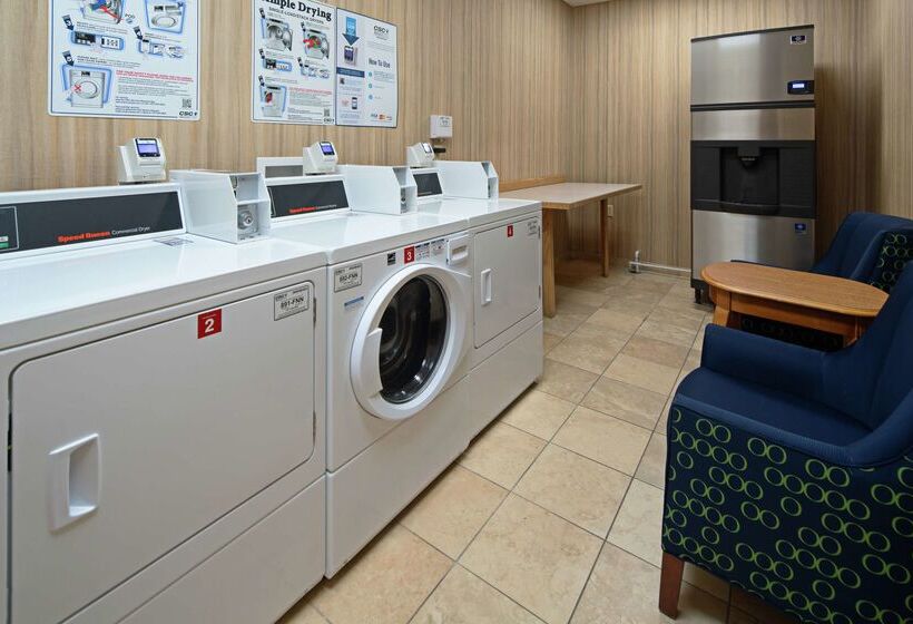 فندق Hampton Inn & Suites Bremerton