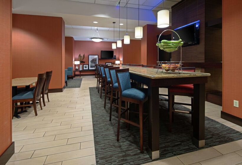 فندق Hampton Inn & Suites Bremerton