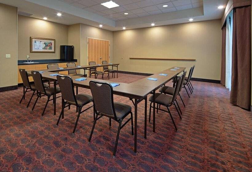 فندق Hampton Inn & Suites Bremerton