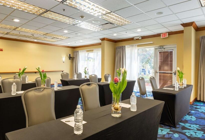 فندق Hampton Inn & Suites Jacksonville Deerwood Park